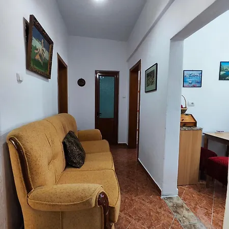 Belo * Gjirokastër